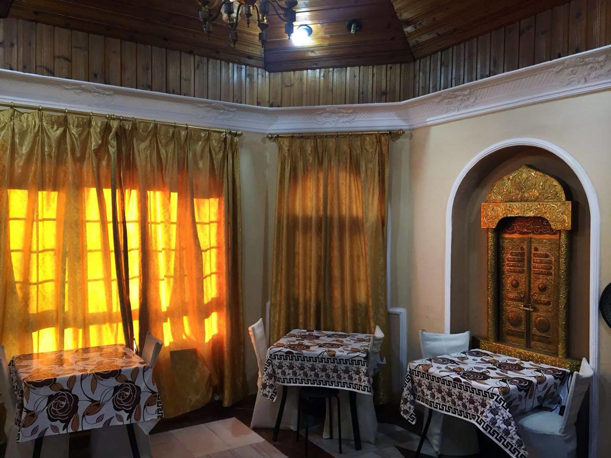Cairwan Hotel Karak Esterno foto