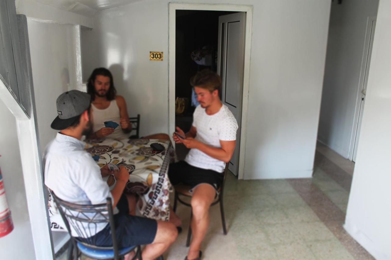 Cairwan Hotel Karak Esterno foto
