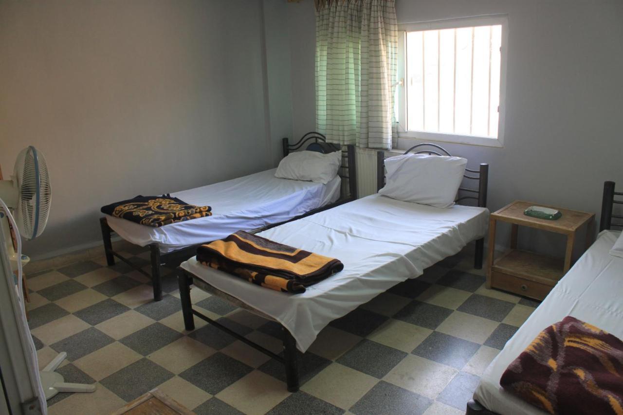 Cairwan Hotel Karak Esterno foto