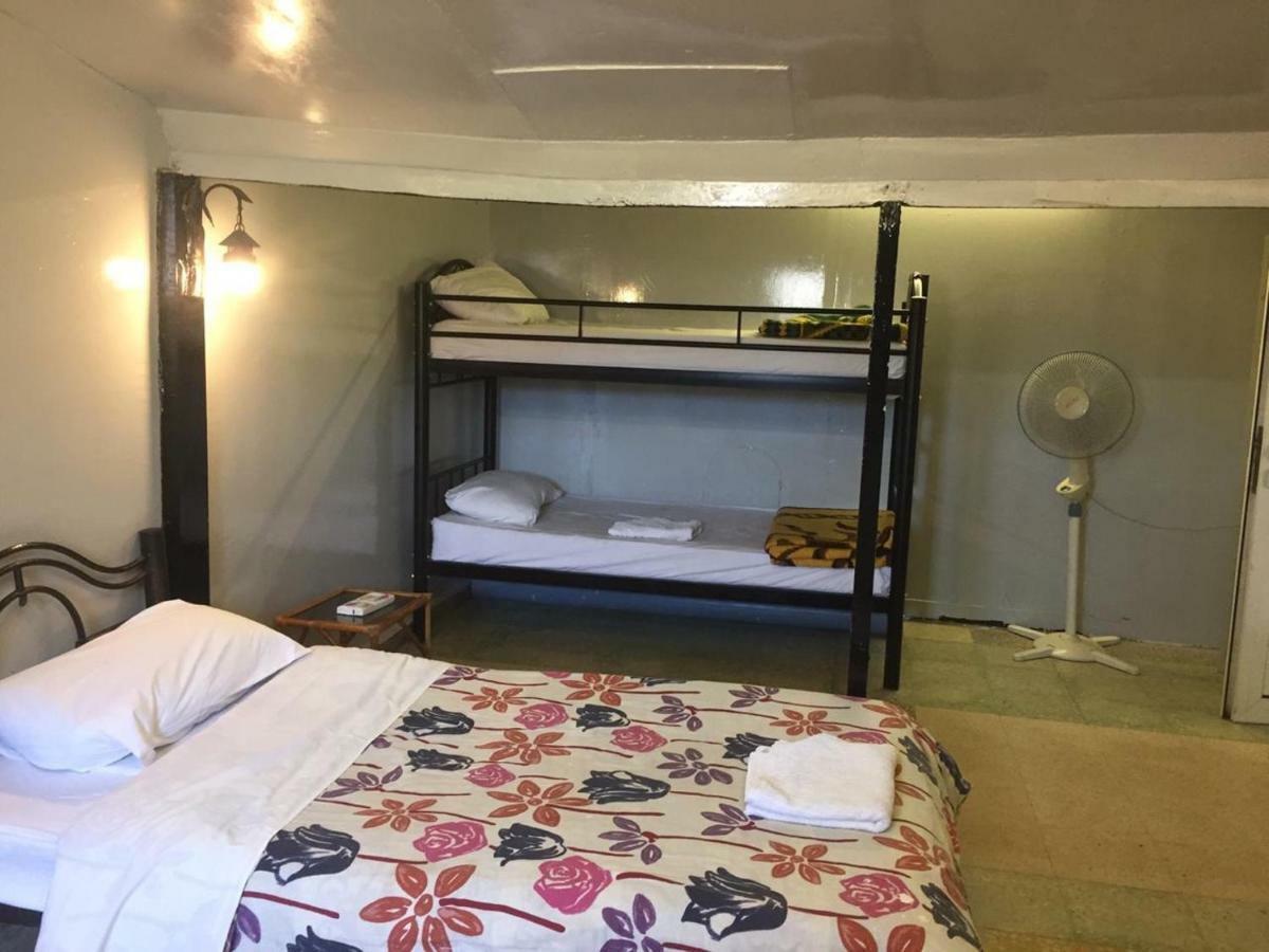 Cairwan Hotel Karak Esterno foto