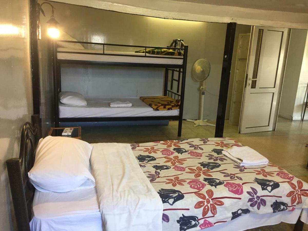 Cairwan Hotel Karak Esterno foto