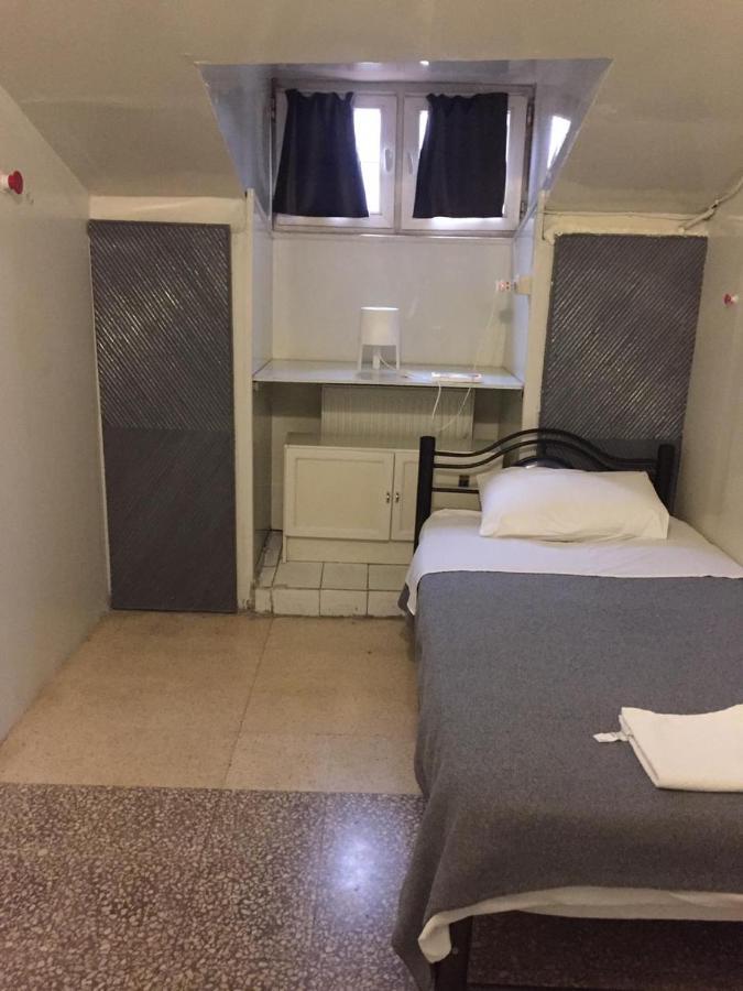 Cairwan Hotel Karak Esterno foto