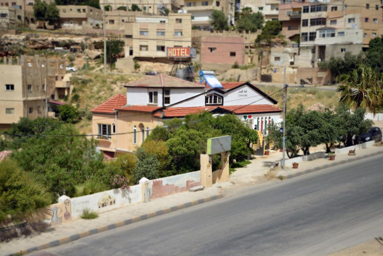 Cairwan Hotel Karak Esterno foto