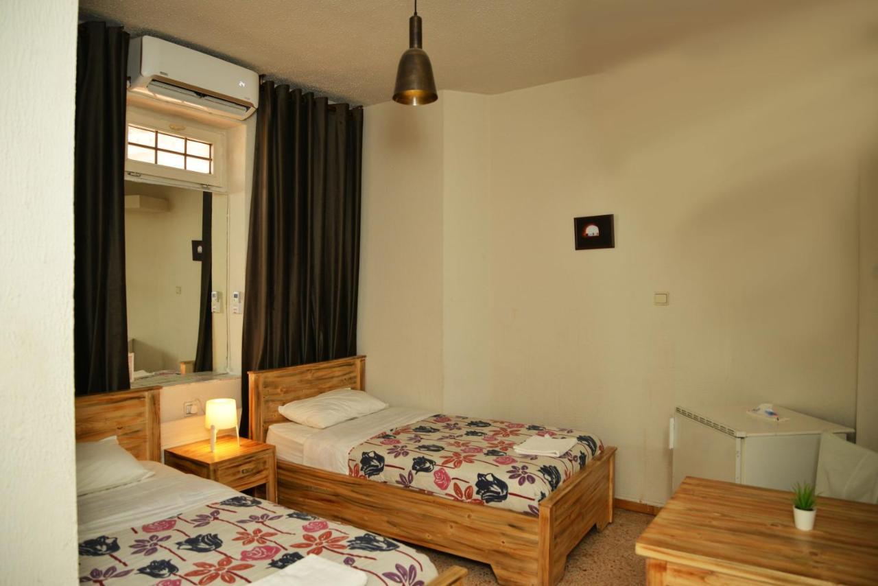 Cairwan Hotel Karak Esterno foto