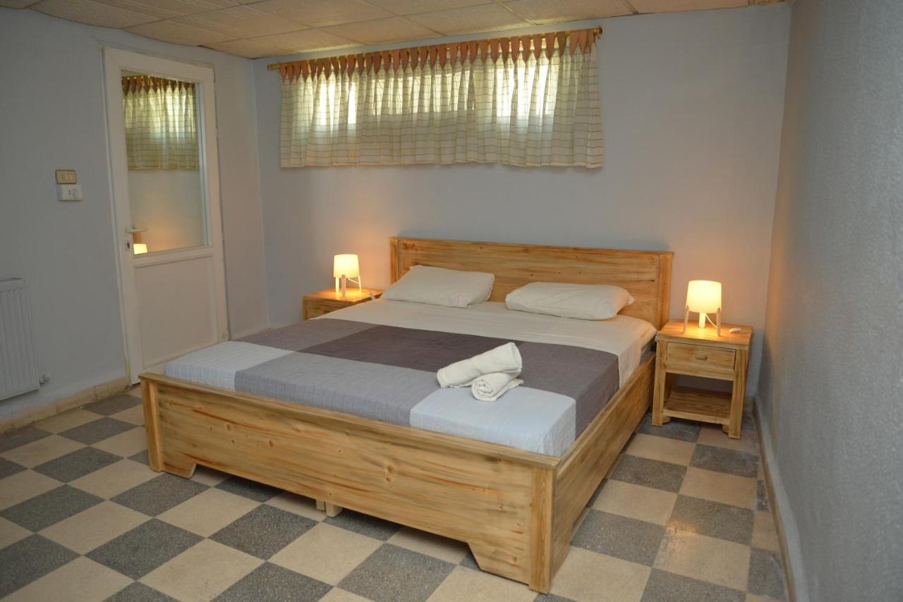 Cairwan Hotel Karak Esterno foto