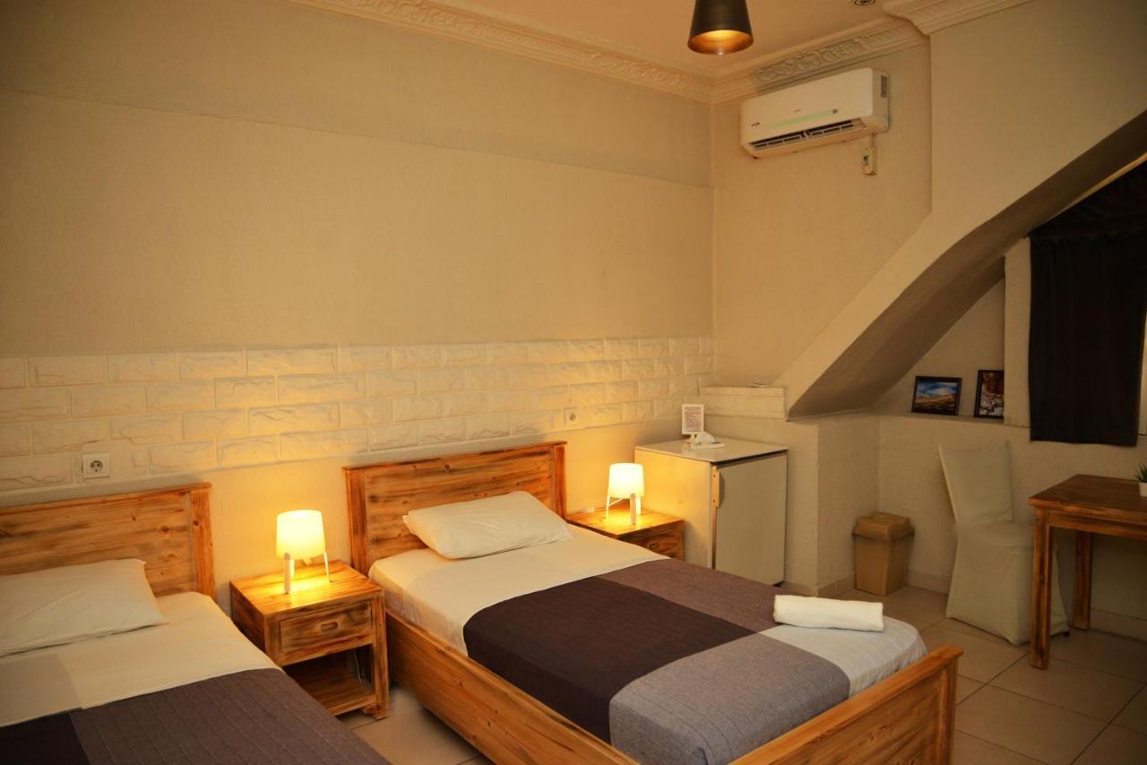 Cairwan Hotel Karak Esterno foto
